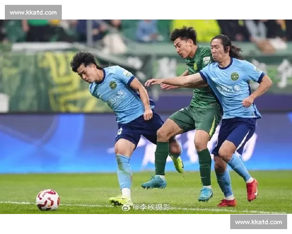 北京国安逆袭杭州绿城精彩大战双方互有攻守激情四射