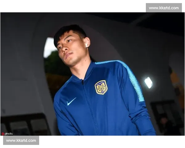 巅峰对决恒大迎战江苏苏宁绿茵赛场谁主沉浮激情之夜荣耀之战即将